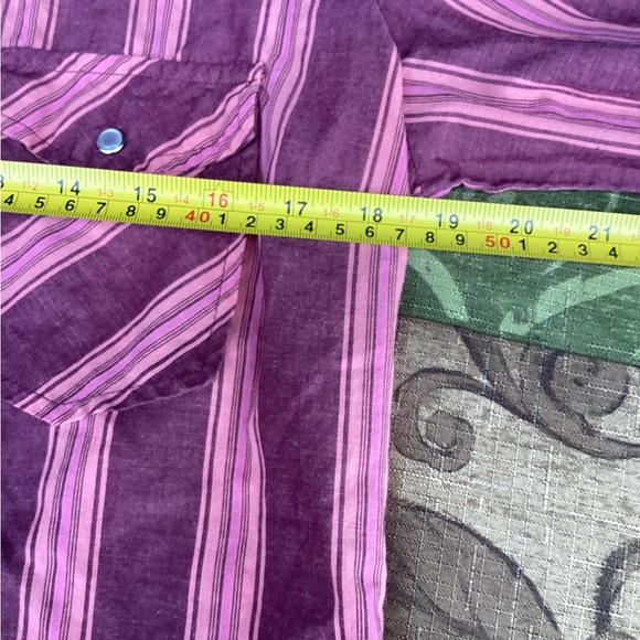 Wrangler Western Style Pearl Snap Striped Button-Up Shirt Women's Size Medium. - Picture 7 of 10